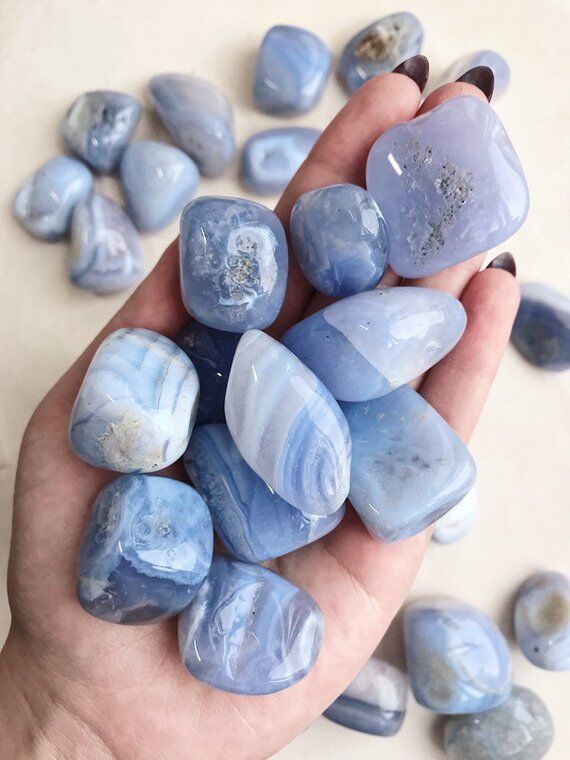 Blue Agate: Meaning, Healing Properties, Benefits, And Uses - Beadnova